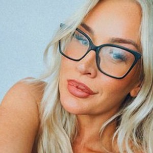 streamate Xblondedollxox webcam profile pic via myliveeroticcams.com