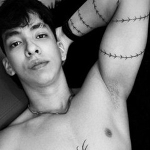 streamate ISAACCRYSTON webcam profile pic via iluvcams.com