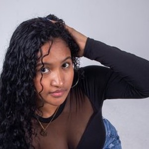 streamate KarinaPonce33 webcam profile pic via sexlivecamsites.com