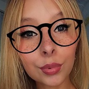 streamate Evelynblaze69 webcam profile pic via glamcambabes.com