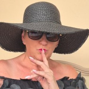 live cam adult CurvyKateXX