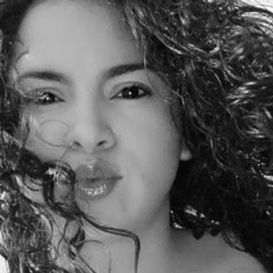 online cam show Salome Souza