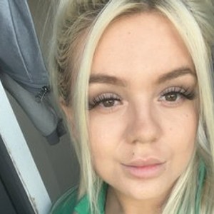 streamate LouiseMalone webcam profile pic via amateursex-livecam.com