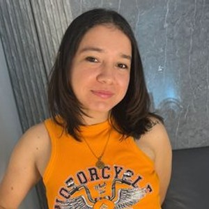 streamate Lucia_Guzman19 webcam profile pic via amateursex-livecam.com