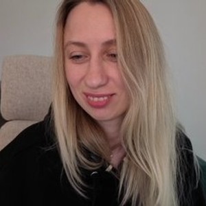 streamate LilyVixen webcam profile pic via sexlivecamsites.com