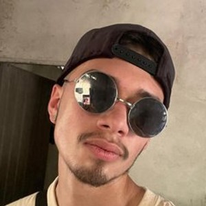 free sex chatroom Theo Stone