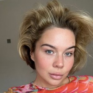 streamate HelloErin webcam profile pic via sexcams-joy.com