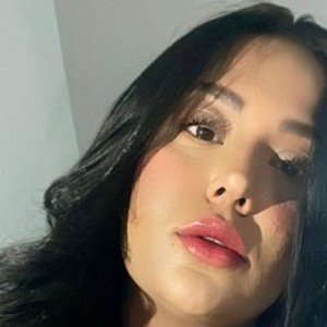 chat with online Ella Montiel