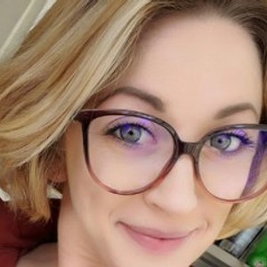 streamate MaddieSaintRae webcam profile pic via sexlivecamsites.com