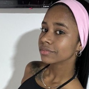 streamate madihlove303av webcam profile pic via sexlivecamsites.com