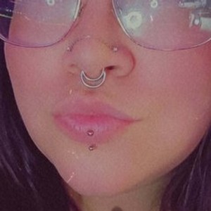 streamate UrFaveLadyLiz webcam profile pic via iluvcams.com