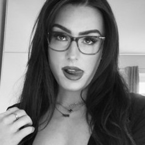 voyeur upskirt MuscleMILF Uk