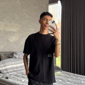 Cam boy Valentino81