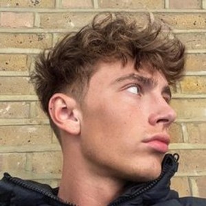 Cam boy LucianCrowe