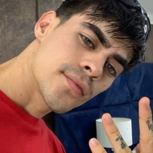 sexy chatroom Aron Muller