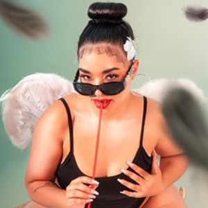 streamate MilaRomano webcam profile pic via sexlivecamsites.com