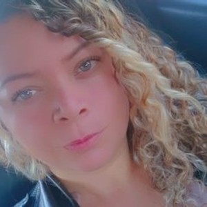 streamate matenea303av webcam profile pic via sexlivecamsites.com