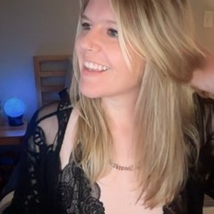mega-camsex.net JuJuBean217 livesex profile in rile-play cams
