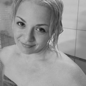 streamate LinsyKim webcam profile pic via pornsexycams.com