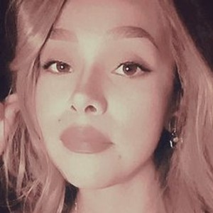 glamcambabes.com OnlyAnya livesex profile in sw cams