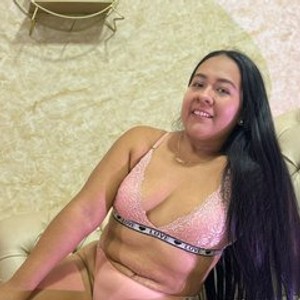 streamate RenataVelvet webcam profile pic via glamcambabes.com