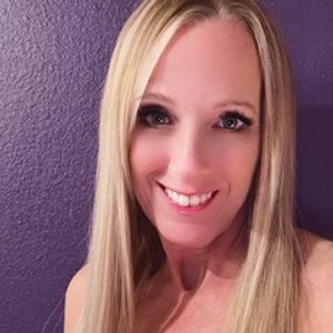sweetcarlybee