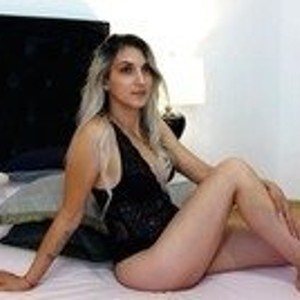 onaircams.com ROMINNAH livesex profile in feet-footfetish-slave-domination cams