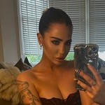 VelvetVonBlack_UK