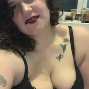 CurvyTatNat from jerkmate