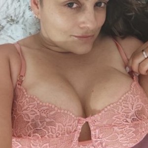 EmilySantana's profile picture