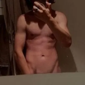 hotguy4u2bb from stripchat