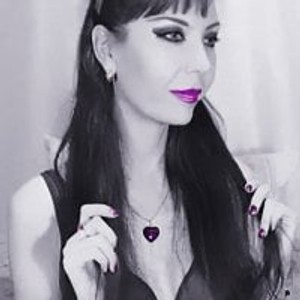 maturelivesexcams.com Nioleena livesex profile in lovense cams