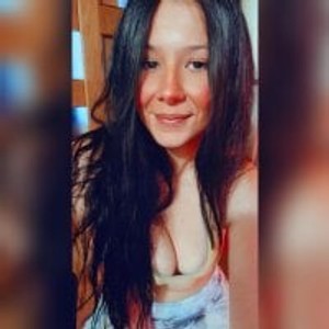 girlsupnorth.com LissaThompsom livesex profile in housewives cams