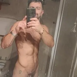sexwolf83 from stripchat