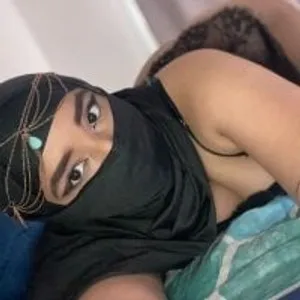 ThanaHaluff from stripchat