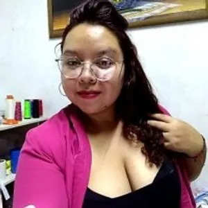 LARUNA27 from stripchat