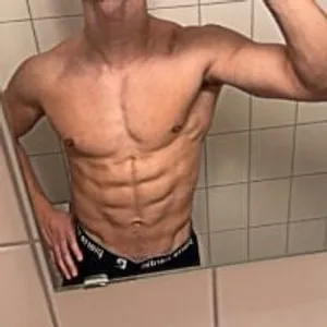 sexyfitboy19 from stripchat