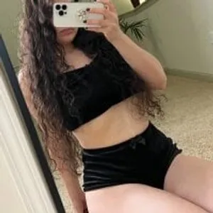 queentozi from stripchat