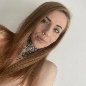 Lia-Roux from stripchat