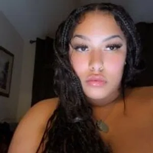 lovelymyah from stripchat