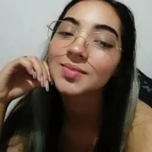 AdelineEvanss from stripchat