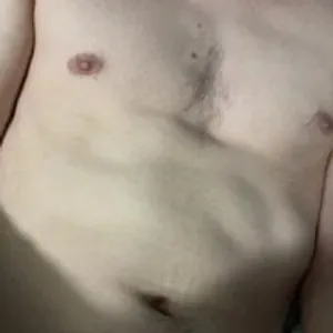 lilwhitecock21 from stripchat