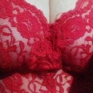 sleekcams.com Layla41g livesex profile in kissing cams