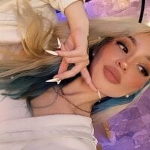 Camgirl is actually offline