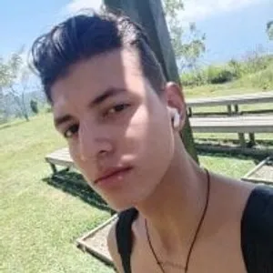 alejandro_kh from stripchat