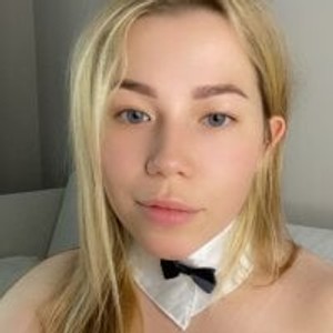 Cam girl Embersweetbunny