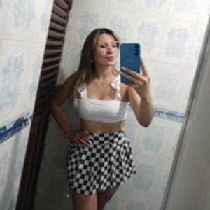 girlsupnorth.com merlinaadams_ livesex profile in hd cams