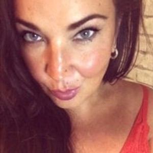 onaircams.com LuciannaBBW livesex profile in busty cams