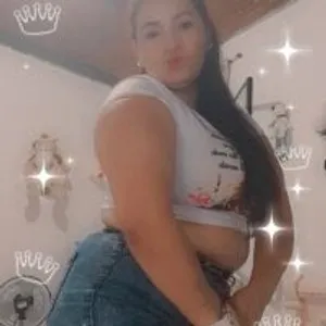 evelyn-25 from stripchat