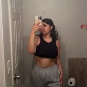 ThickerThanYoBitch from stripchat